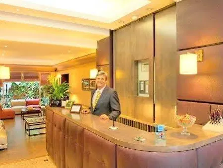 Elysees Hotel