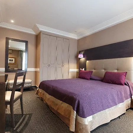 Elysees Hotel 3*